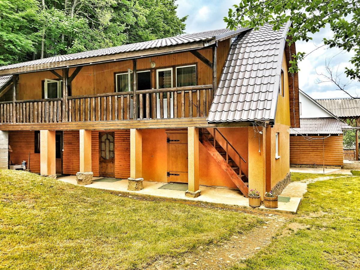 Cottage V Gorakh Izky Exterior foto